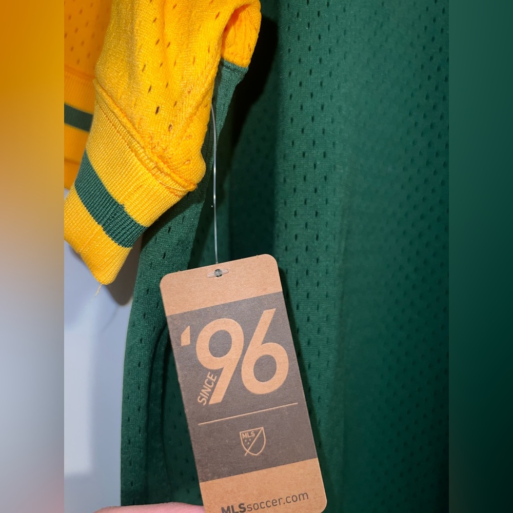 Mitchell & Ness Vintage Portland Timbers Soccer Team Jersey Baseball Green Gold - Picture 2 of 6